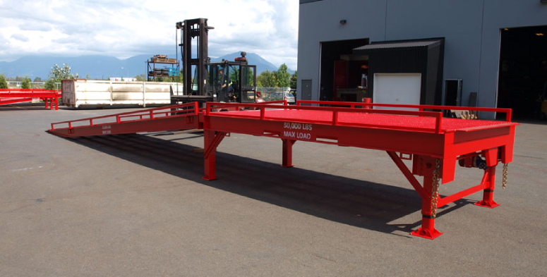 Heavy-Duty Loading Ramp