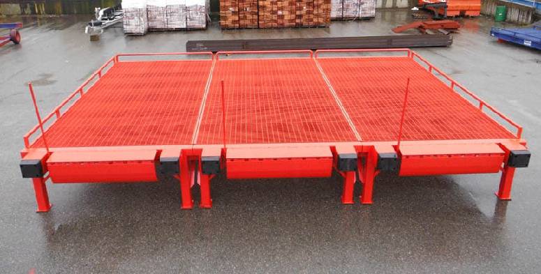 custom loading ramp red